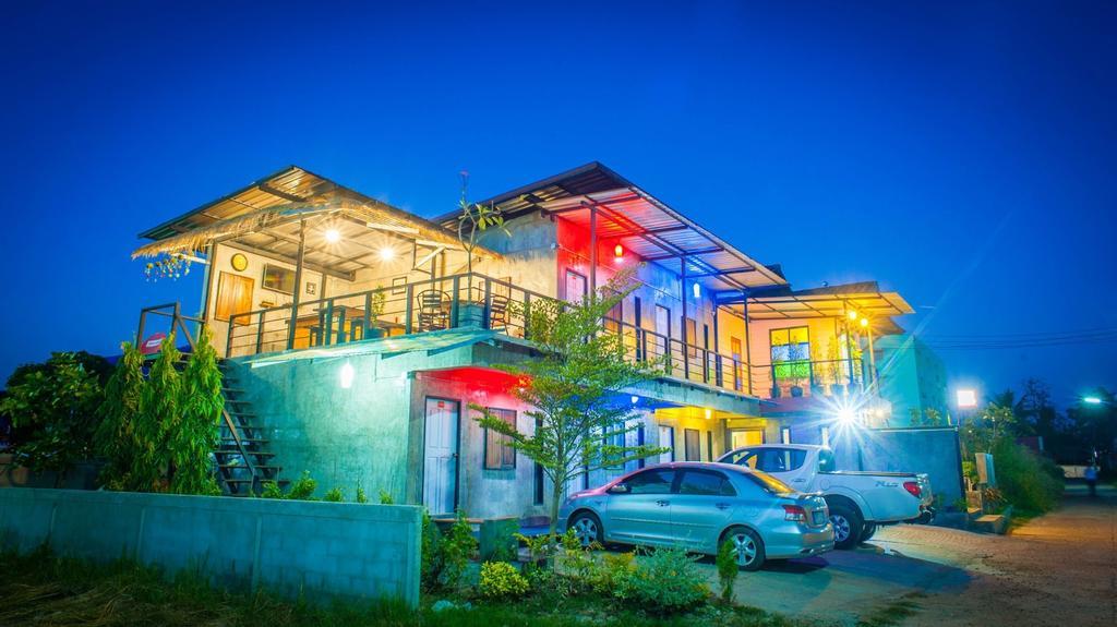 Baantung Homestay Mukdahan Eksteriør billede